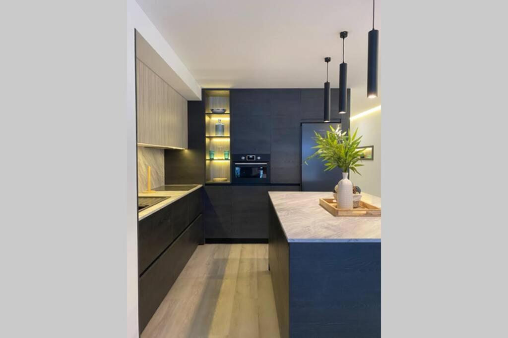Precioso Apartamento A Estrenar En Centro De 内尔哈 外观 照片