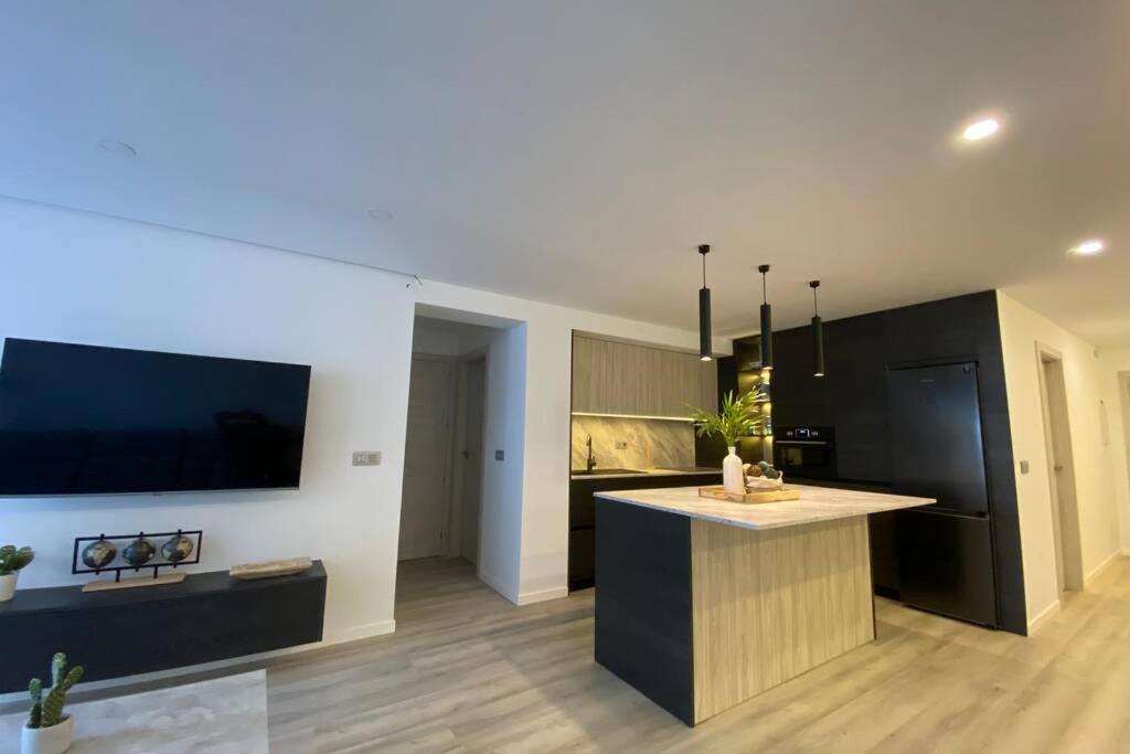 Precioso Apartamento A Estrenar En Centro De 内尔哈 外观 照片