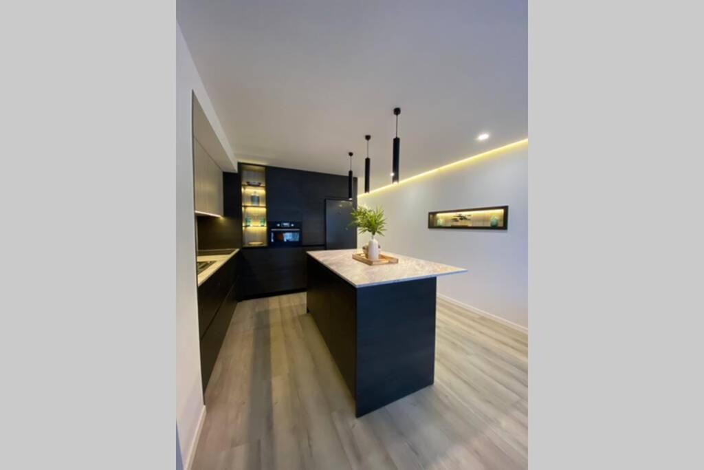 Precioso Apartamento A Estrenar En Centro De 内尔哈 外观 照片
